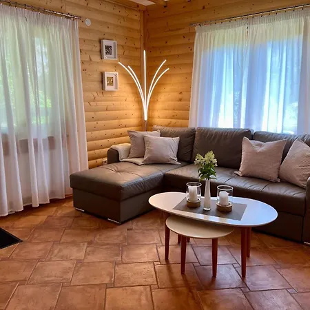 Home, Feriehus *