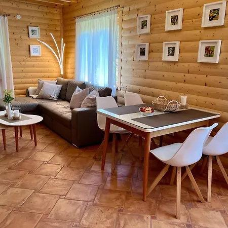 Home, Feriehus